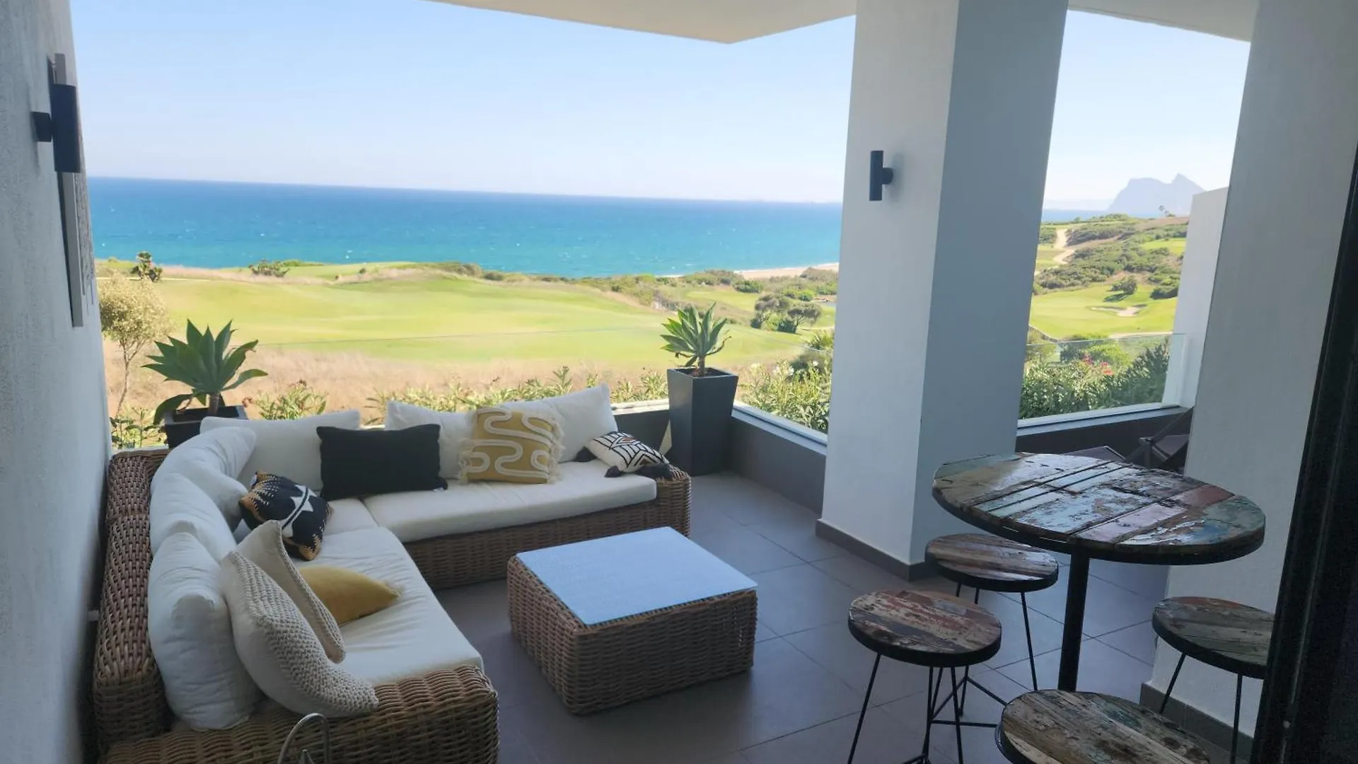 Apartment New Front Line Beach-Golf La Alcaidesa San Roque The Links 1